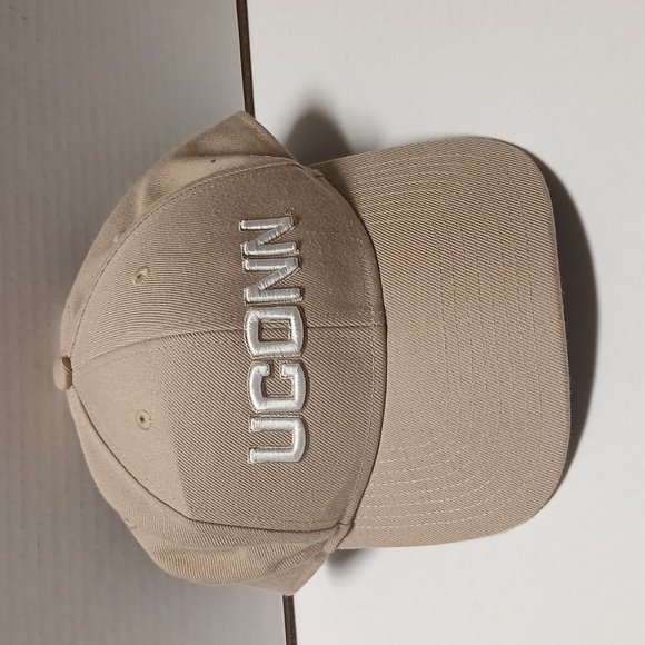 UCONN Huskies Men Tan Baseball Cap NWOT - Picture 2 of 8